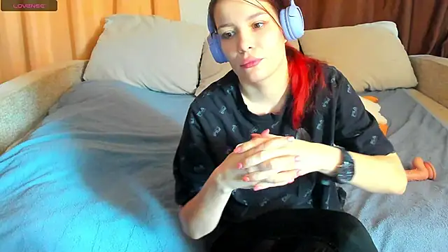 Eva purrr  online show from February 5, 7:04 am