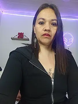 Victoria Wilde  online show from March 23, 11:10 am