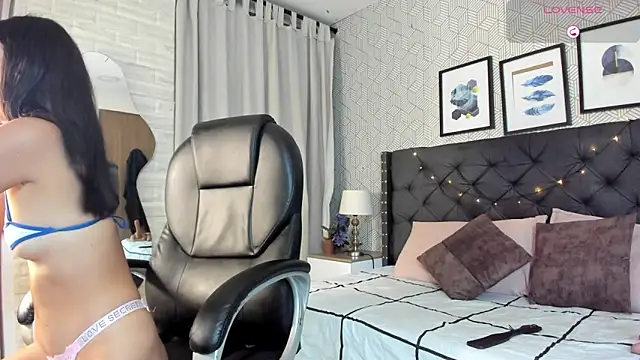 valentina  desire online show from March 25, 2:23 am