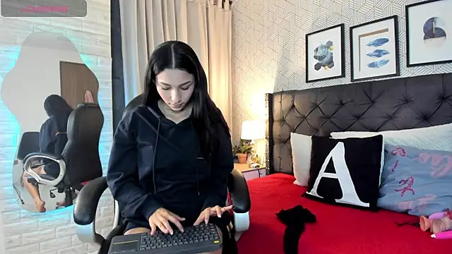 valentina  desire online show from April 23, 11:49 am