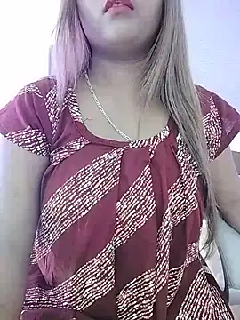 Snapshot of LoveLy-Soneya chatting on June 17, 4:17 pm LoveLy-Soneya online show from June 17, 4:17 pm