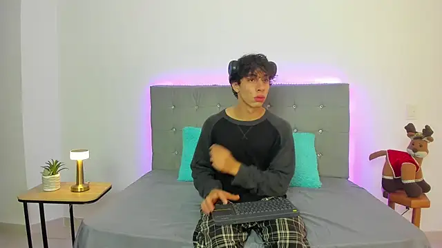 chris evans27 online show from November 26, 1:16 am