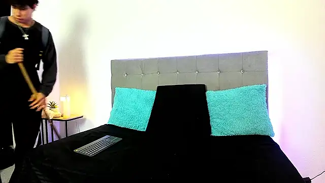 chris evans27 online show from December 13, 8:04 pm