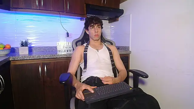 chris evans27 online show from November 22, 2:32 am