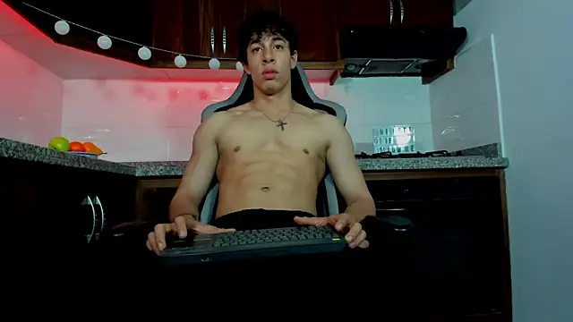 chris evans27 online show from January 31, 8:18 pm