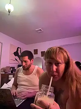 Redriddinghood8 online show from December 15, 4:18 am