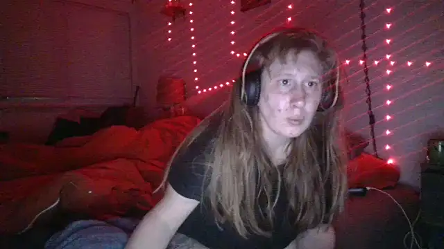 Redriddinghood8 online show from February 4, 8:09 am