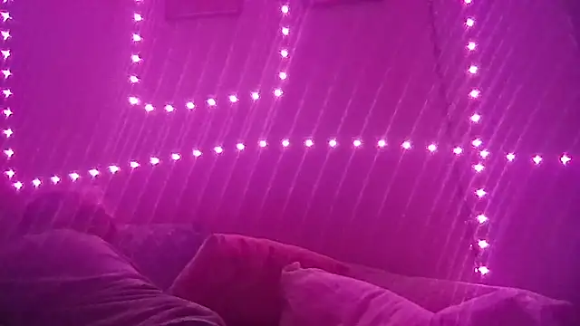 Redriddinghood8 online show from November 19, 5:18 am