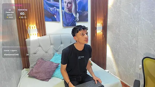 Elian Julian online show from November 11, 1:22 am