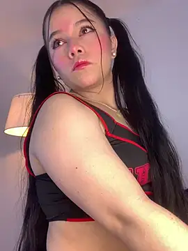 Snapshot of violettabond chatting on May 19, 12:45 pm violettabond online show from May 19, 12:45 pm