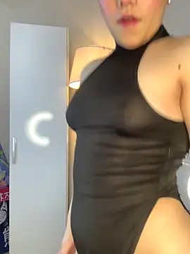 Snapshot of violettabond chatting on May 28, 1:06 pm violettabond online show from May 28, 1:06 pm