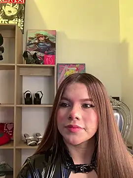 Snapshot of violettabond chatting on July 11, 1:22 pm violettabond online show from July 11, 1:22 pm