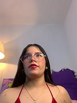 Snapshot of violettabond chatting on April 29, 6:25 pm violettabond online show from April 29, 6:25 pm