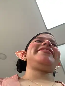 violettabond online show from February 11, 12:38 pm