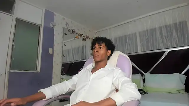Santy bigcock 01 online show from March 22, 2:48 am