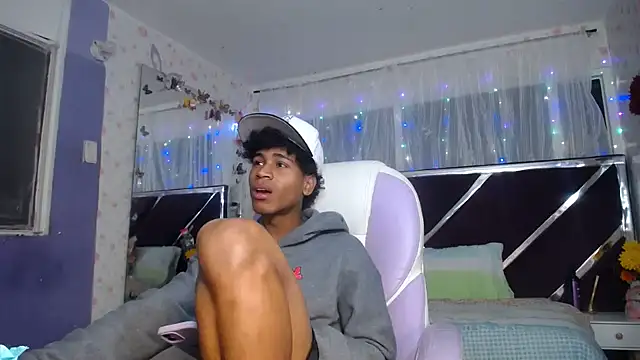 Santy bigcock 01 online show from April 22, 12:12 pm