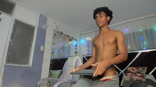 Santy bigcock 01 online show from March 20, 1:45 pm