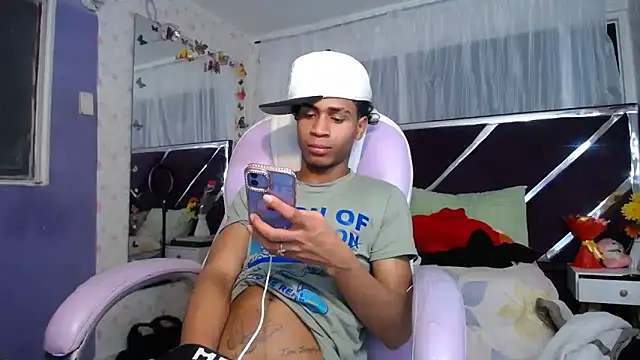 Santy bigcock 01 online show from June 15, 5:40 am