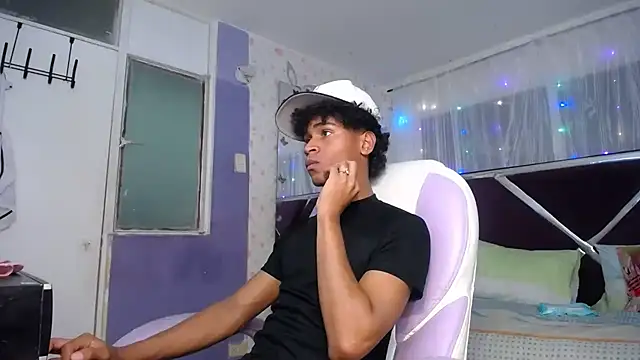 Santy bigcock 01 online show from April 15, 12:27 am