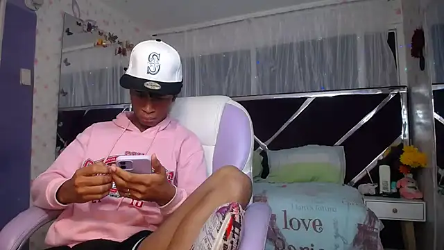 Santy bigcock 01 online show from April 28, 12:09 pm