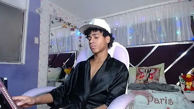 Santy bigcock 01 online show from May 21, 1:19 pm