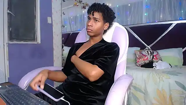 Santy bigcock 01 online show from April 5, 12:12 pm