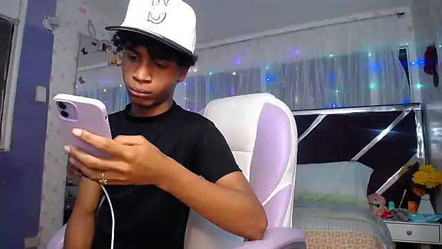 Santy bigcock 01 online show from April 14, 12:21 pm