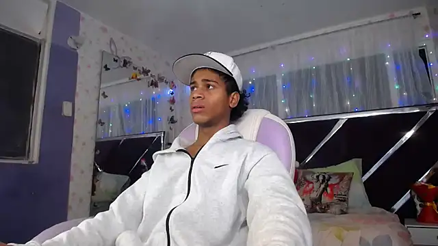 Santy bigcock 01 online show from June 3, 1:39 am