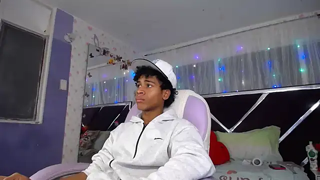 Santy bigcock 01 online show from May 29, 1:06 pm