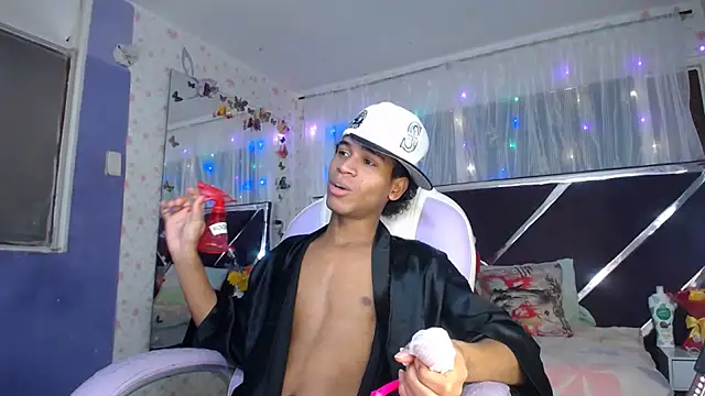 Santy bigcock 01 online show from May 25, 5:22 pm