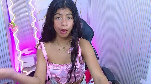 Sandyy tay online show from April 19, 6:10 pm