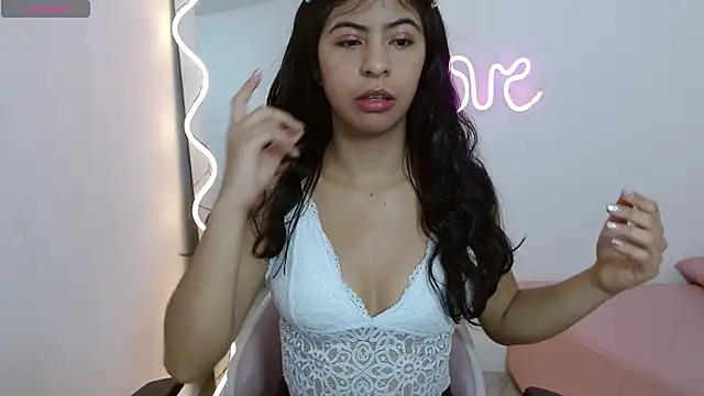 Sandyy tay online show from November 11, 11:27 am