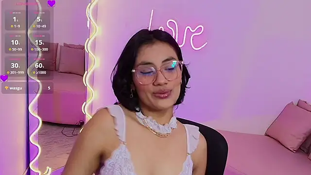 PEACHY TAY online show from January 7, 11:59 am