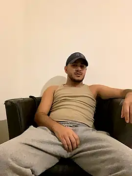 MorenoVelvet online show from January 18, 4:32 pm