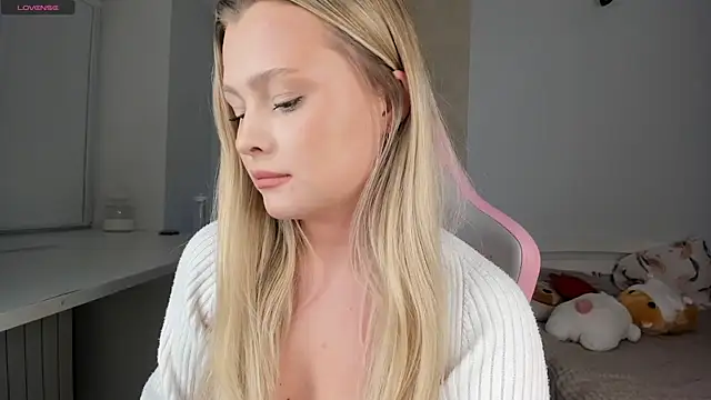 elly aryxd online show from November 8, 5:27 pm