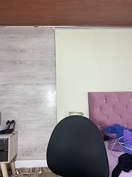 Snapshot of PamelaBoobs chatting on May 4, 7:50 pm PamelaBoobs online show from May 4, 7:50 pm