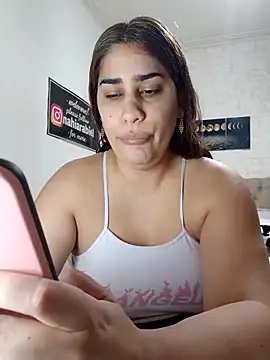 nahiarabiel33 online show from April 15, 6:12 pm