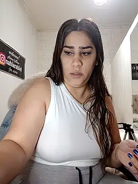 Snapshot of nahiarabiel33 chatting on July 12, 3:35 pm nahiarabiel33 online show from July 12, 3:35 pm