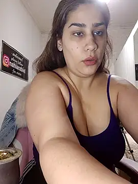 nahiarabiel33 online show from May 30, 3:39 pm