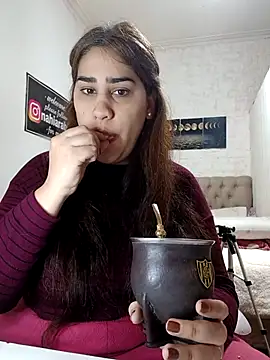 Snapshot of nahiarabiel33 chatting on June 23, 7:01 pm nahiarabiel33 online show from June 23, 7:01 pm