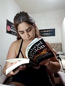 nahiarabiel33 online show from March 27, 5:58 pm