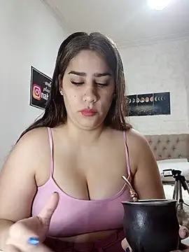 Snapshot of nahiarabiel33 chatting on July 16, 2:58 pm nahiarabiel33 online show from July 16, 2:58 pm