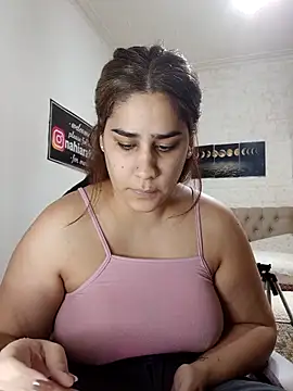 nahiarabiel33 online show from May 29, 3:51 pm