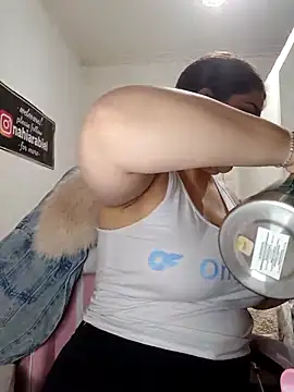 nahiarabiel33 online show from May 27, 5:42 pm