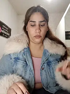 nahiarabiel33 online show from May 28, 4:02 pm