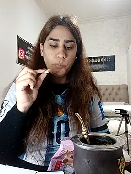 Snapshot of nahiarabiel33 chatting on July 4, 4:55 pm nahiarabiel33 online show from July 4, 4:55 pm