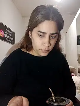 nahiarabiel33 online show from June 2, 4:51 pm