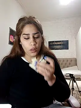 Snapshot of nahiarabiel33 chatting on July 13, 4:17 pm nahiarabiel33 online show from July 13, 4:17 pm