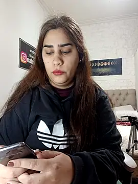 Snapshot of nahiarabiel33 chatting on June 26, 7:42 pm nahiarabiel33 online show from June 26, 7:42 pm