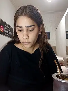 nahiarabiel33 online show from June 1, 7:57 pm